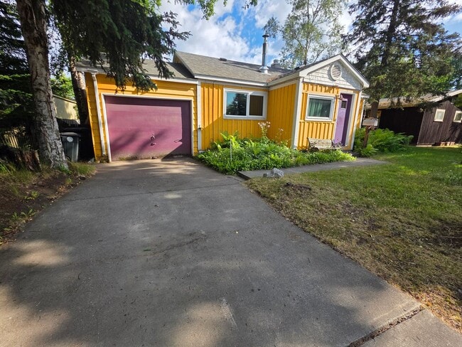 Building Photo - 1551 Sunrise Dr