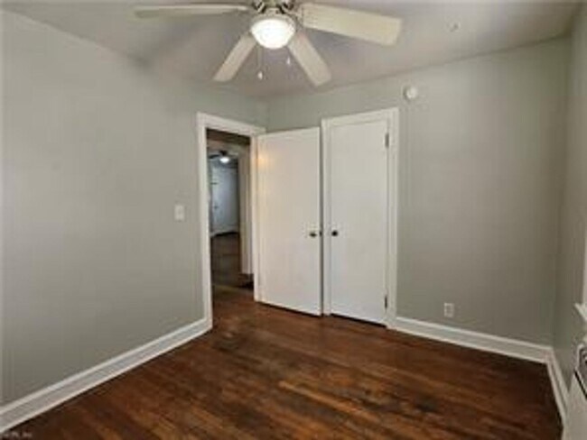 Building Photo - SHE9640-KA