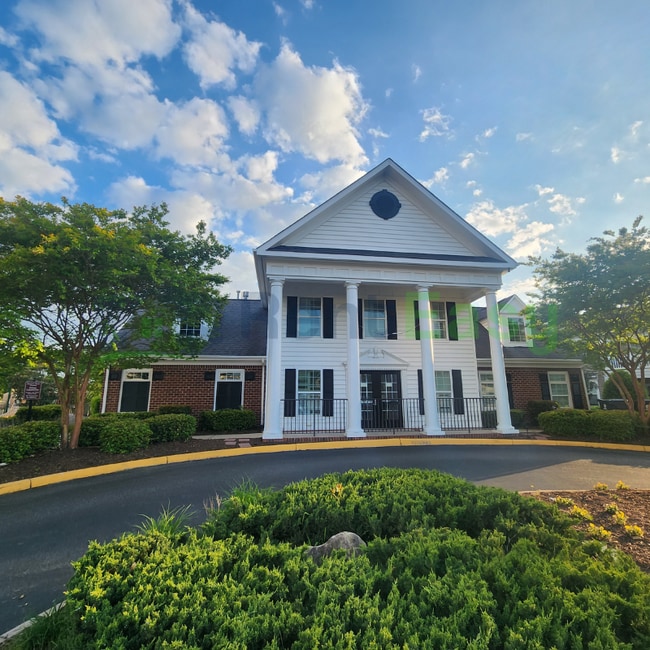 Building Photo - 2250 Humphreys Dr