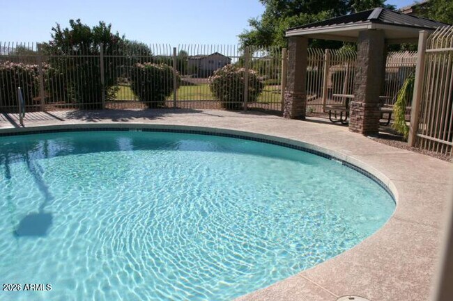 Building Photo - 3331 S Chaparral Rd