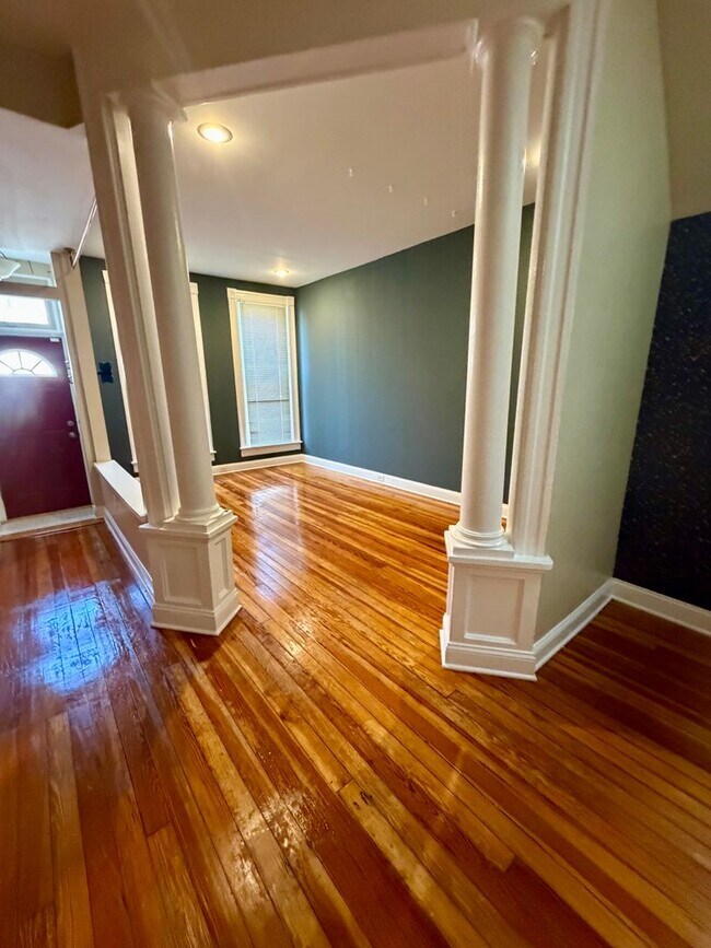 Building Photo - Historic Charm Meets Modern Comfort in Charles Village