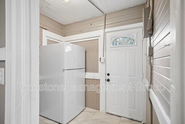 Building Photo - 1412 S Florence Pl