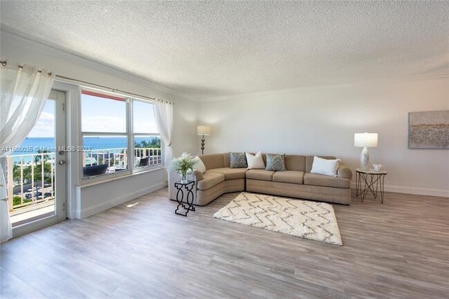 Building Photo - 3000 E Sunrise Blvd