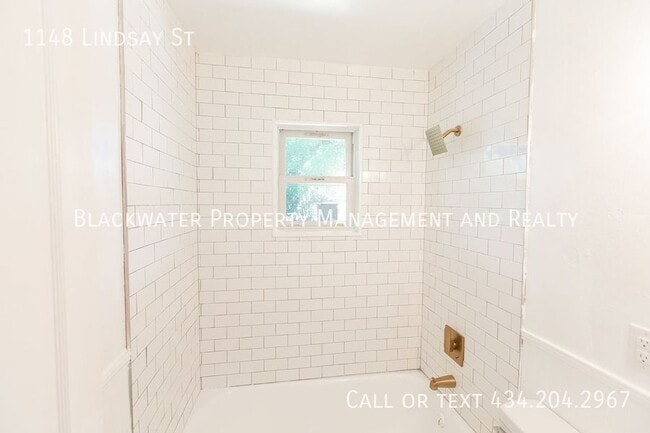 Building Photo - 1148 Lindsay St