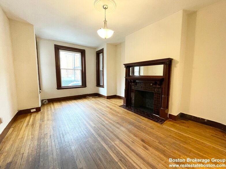 Building Photo - 76 Saint Stephen St