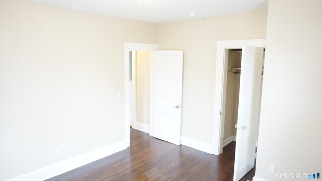 Building Photo - 316 Linwood Ave