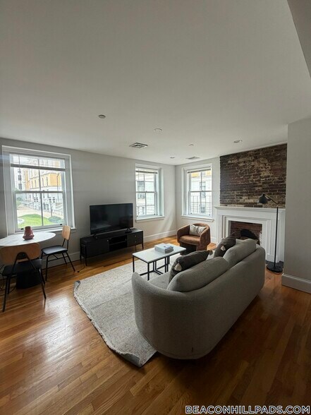 Building Photo - 14 Derne St