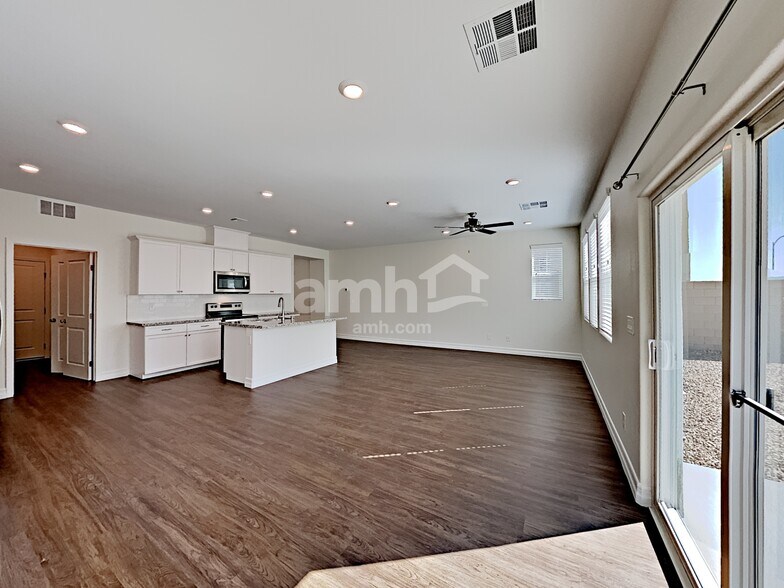 Building Photo - 6113 Wild Lilac Ct