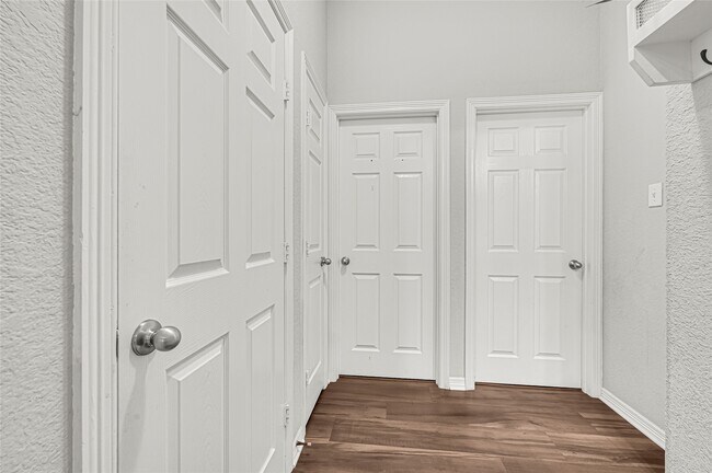 Building Photo - 5522 Little Creek Ct