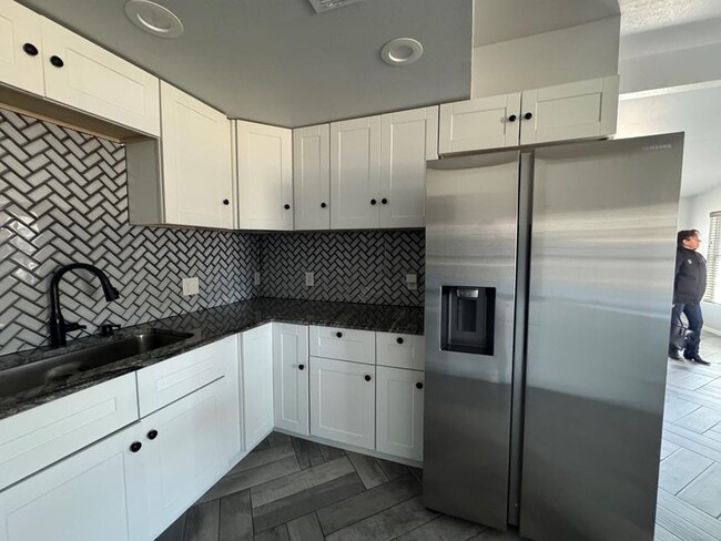 Building Photo - 2700 Cumberland Rd