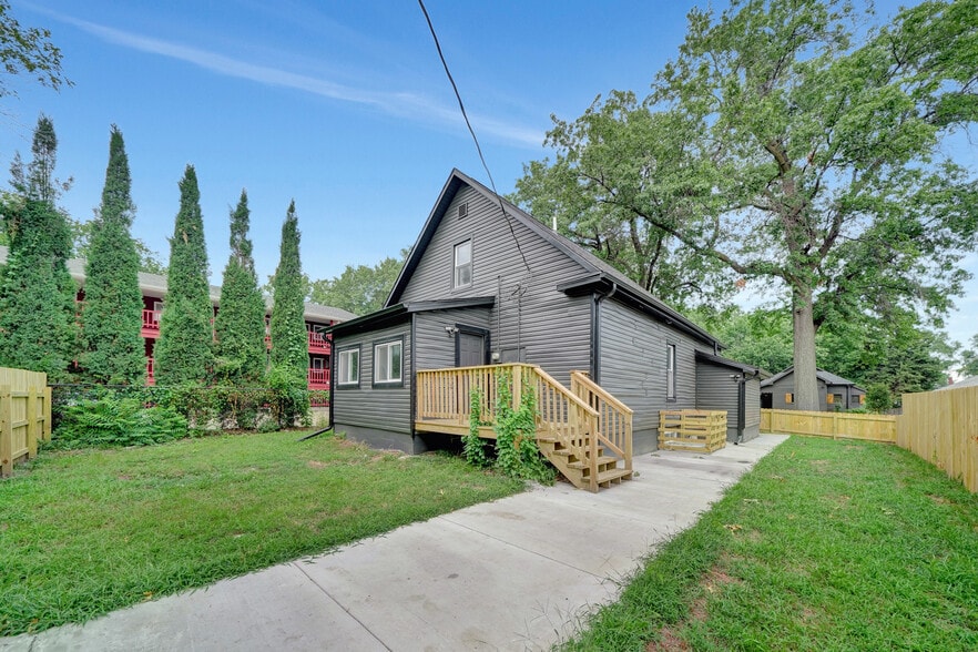 Building Photo - 2225 D St