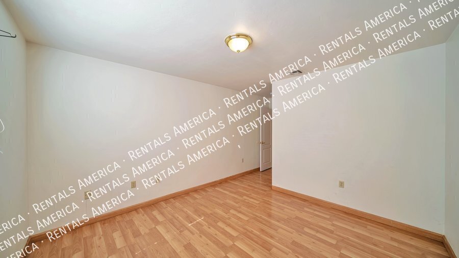 Building Photo - 2252 W Silver River Way