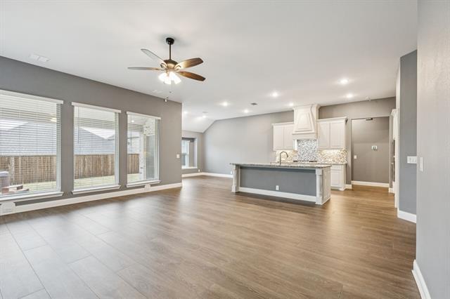 Building Photo - 300 Navo Rd