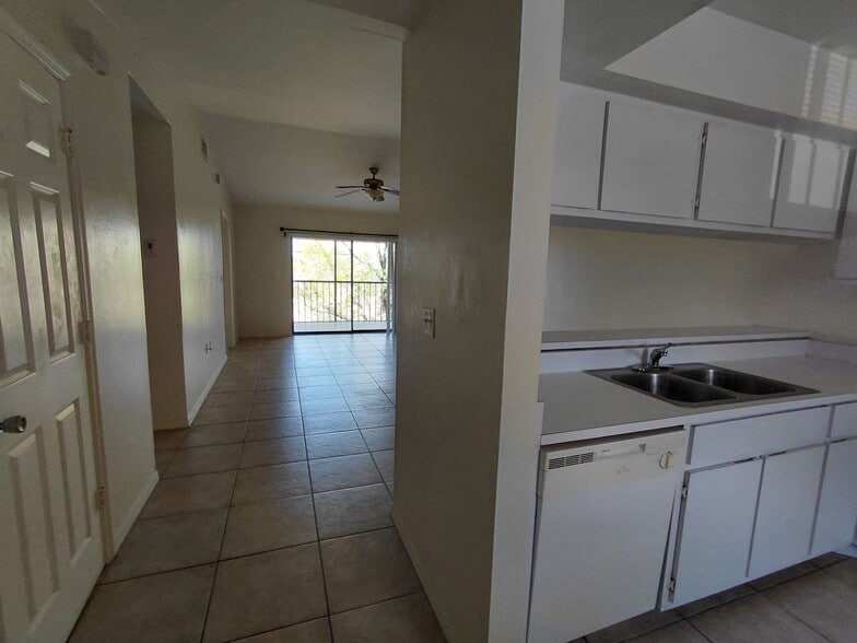 Building Photo - 4920 Chiquita Blvd S