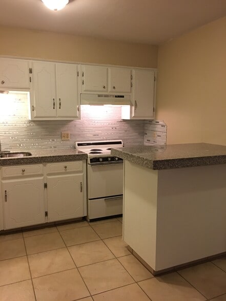 Building Photo - 312 Gastel Cir