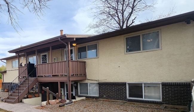 Building Photo - Cozy 2-Bed, 1-Bath Apartment – Upper Level with Covered Outdoor Space!