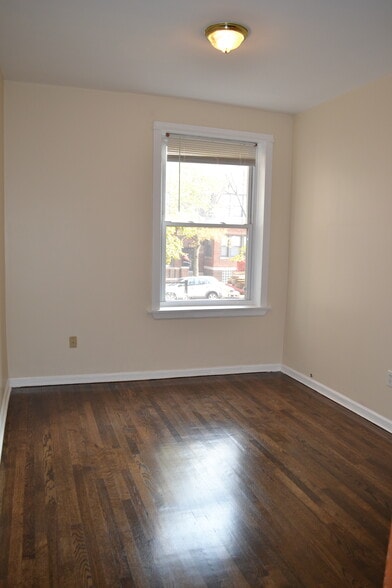 Building Photo - 4820 N Albany Ave