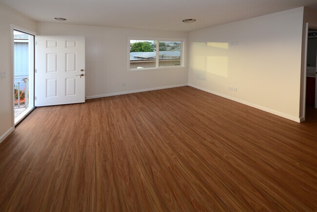 Building Photo - 1314 Hoohulu St