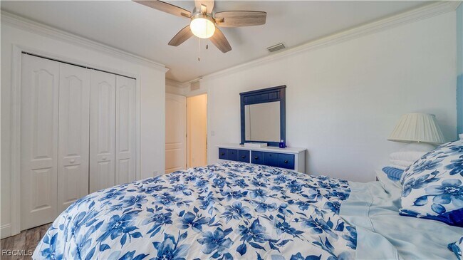 Building Photo - 3322 NW 5th Terrace