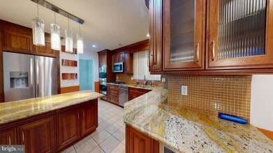 Building Photo - 669 N Henderson Rd