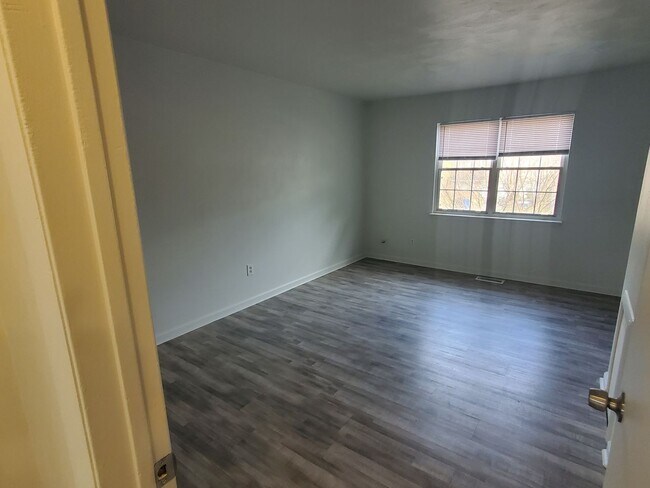 Building Photo - Weblin Place