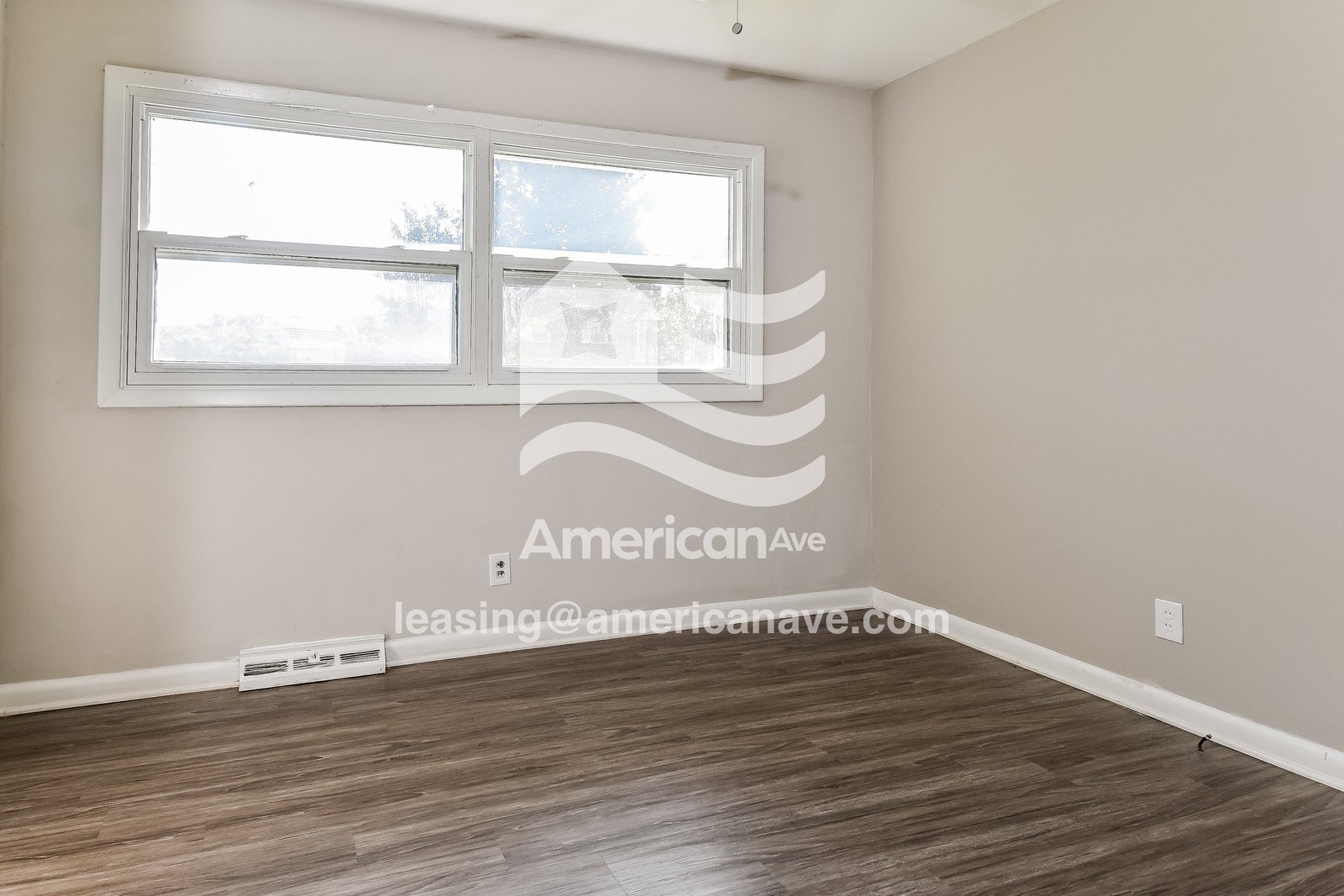 Building Photo - 537 Hemingway St