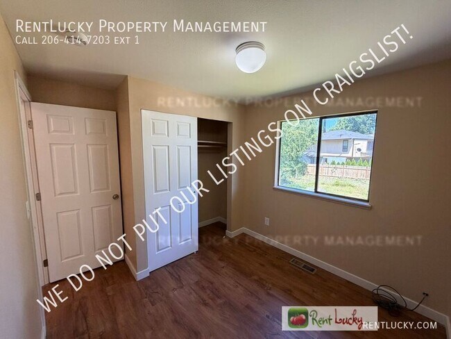 Building Photo - 2516 S 284th St