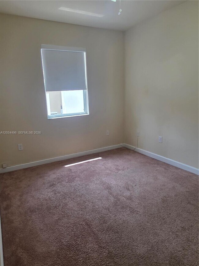 Building Photo - 9424 SW 171st Pl