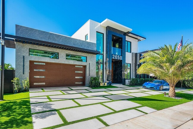 Building Photo - 2650 NE 48th Ct