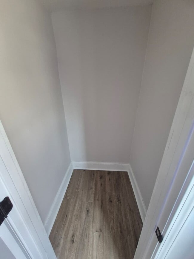 Building Photo - Newly Renovated 2-Bedroom in Elsmere – Off-Street Parking & W/D Hookups