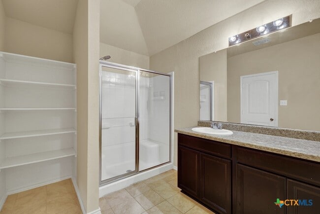 Building Photo - 1512 Doncaster Dr