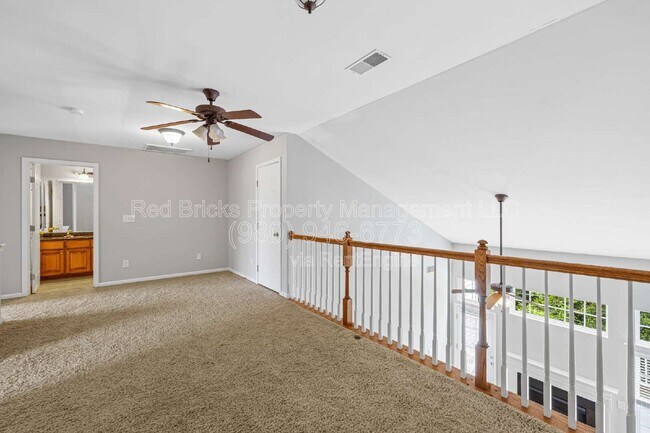 Building Photo - 9425 Shumacher Ave NW