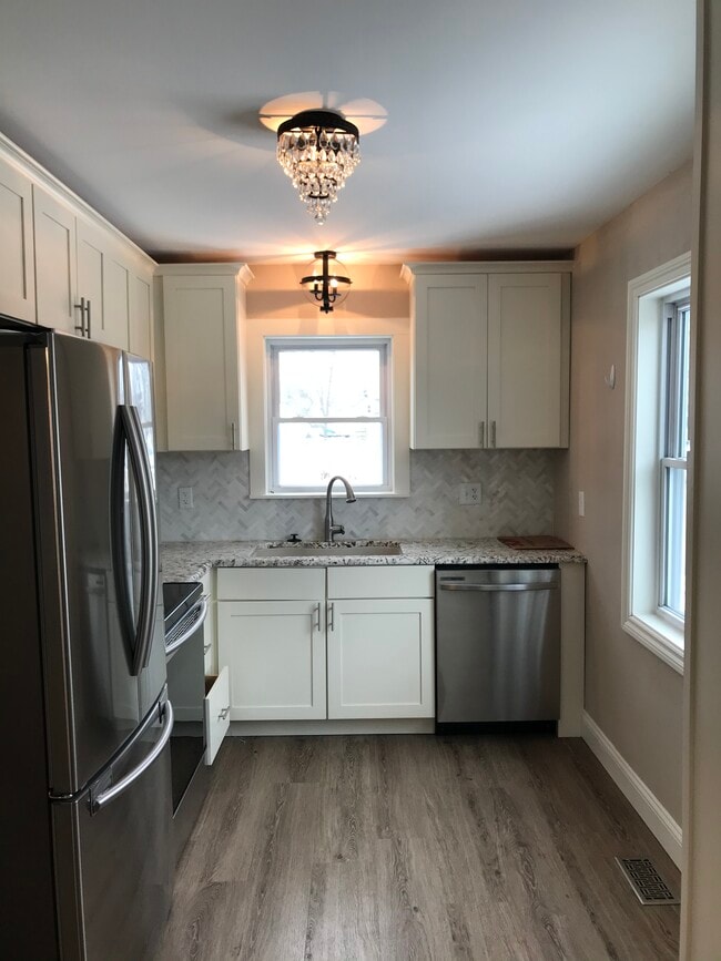 Building Photo - 205 Rassi Ave