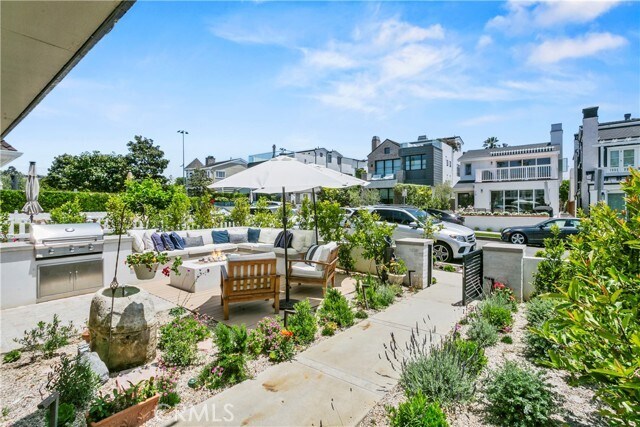 Building Photo - 711 Heliotrope Ave