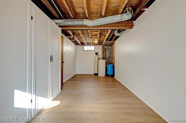 Building Photo - 1982 S Ortonville Rd