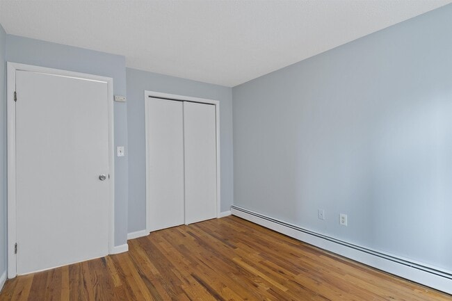 Building Photo - 431 7th St