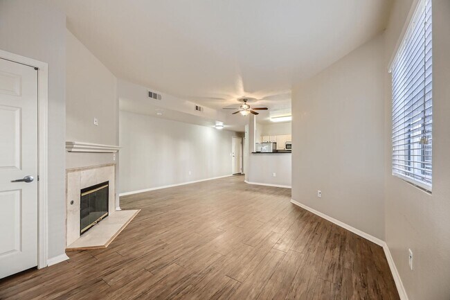 Building Photo - STUNNINGLY UPGRADED 2 Bedroom Condo In SPA...