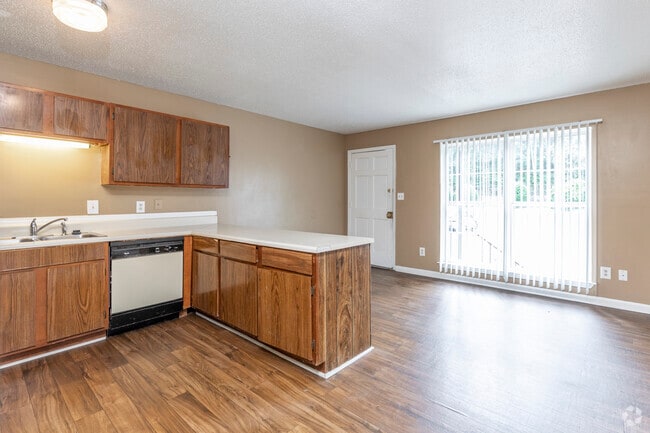 Interior Photo - The Pointe