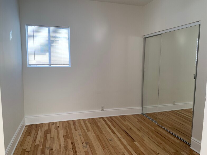 Primary room - 704 N Clementine St
