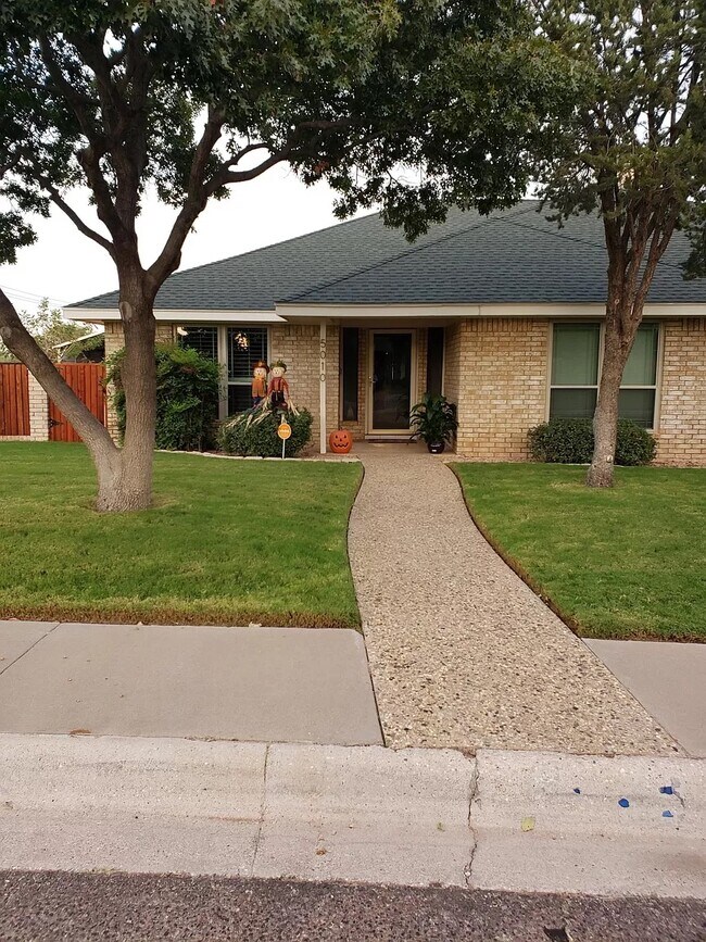 Primary Photo - 5010 Chapel Hill Dr