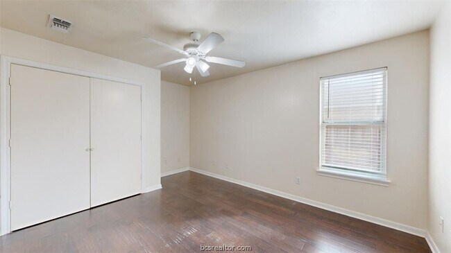 Building Photo - 915 Bougainvillea St