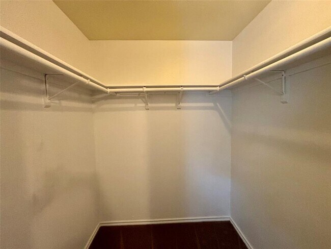 Building Photo - 808 Lone Star Dr