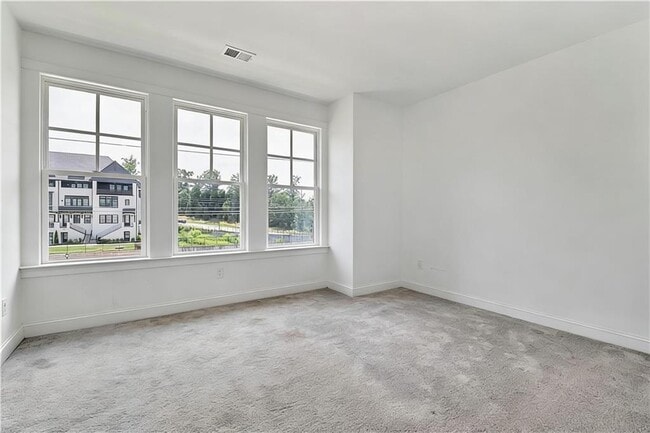 Building Photo - 6562 Beacon Dr