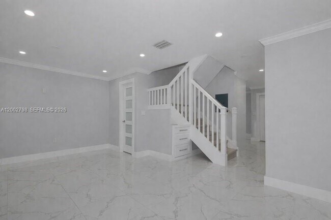 Building Photo - 6325 SW 138th Ct