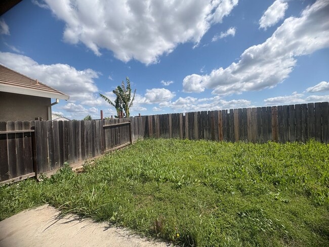 Building Photo - Nice 3-Bedroom House