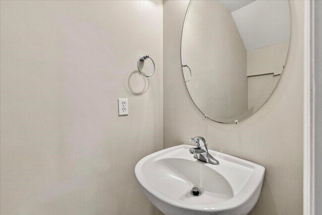 Building Photo - Bright, Spacious, and Ideally Located in t...