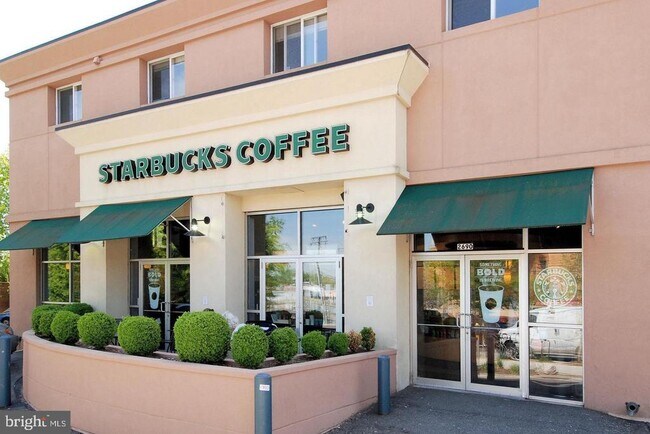 Building Photo - 1220 N Fillmore St