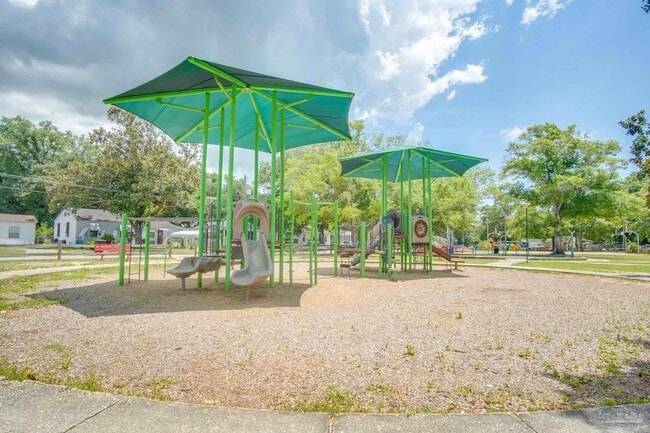 Building Photo - 203 S L St