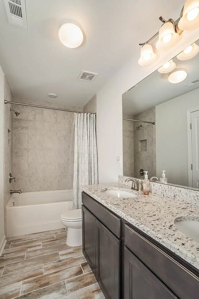 Building Photo - Beautiful 5-Bedroom Home in Brixworth Neig...