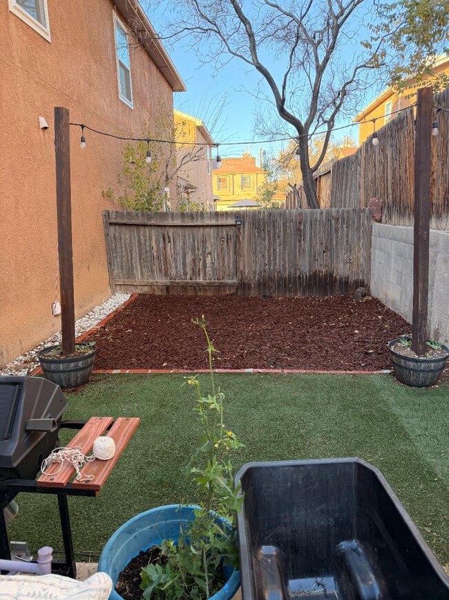 Building Photo - 8624 Alta Loma Ln NE